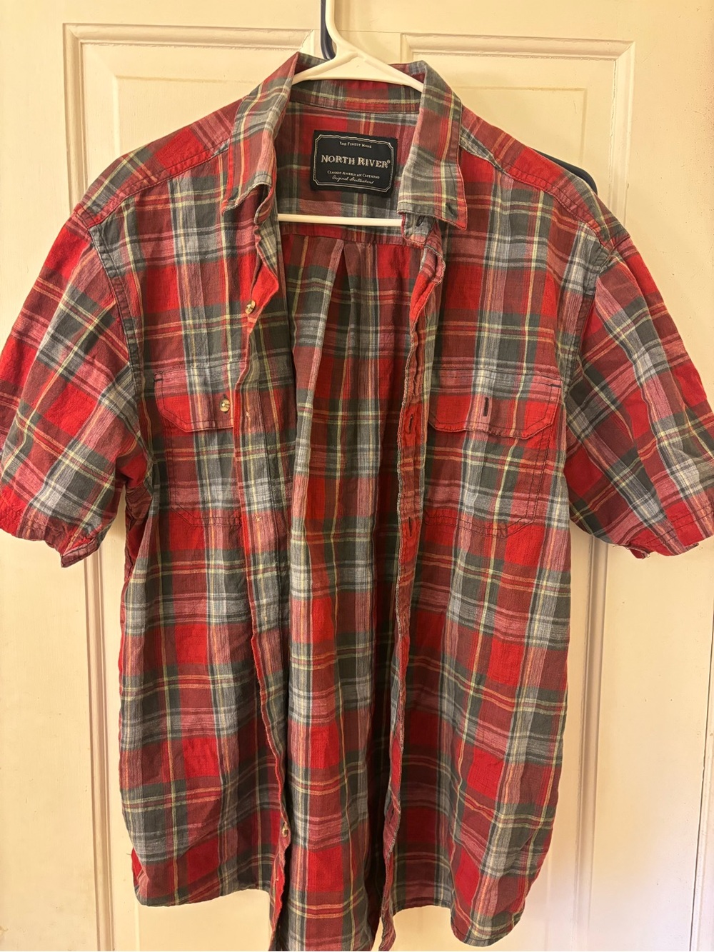 Red Plaid Short-Sleeve Shirt Size Medium